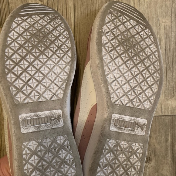 Leather Pumas in size 9 - Picture 4 of 4